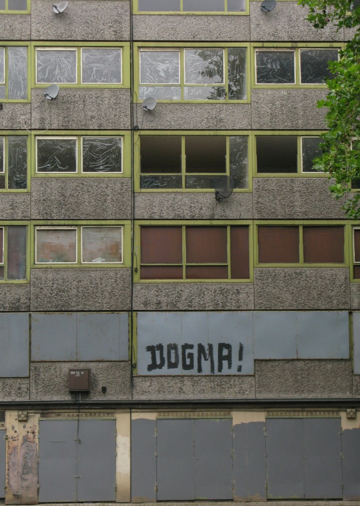 Heygate Estate in summer 2012 (© London Intelligence)