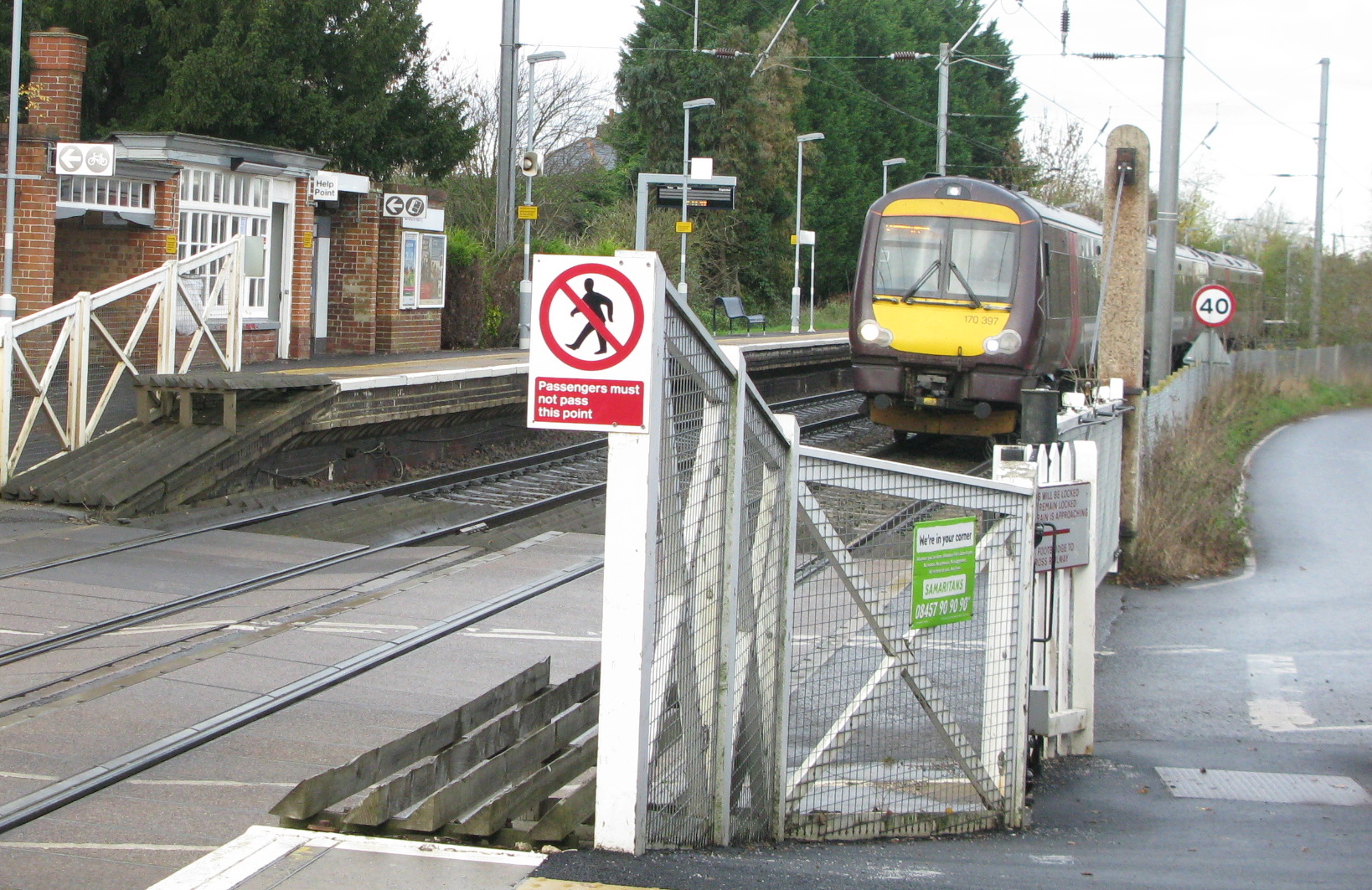 Cross Country 170397 about to pass over the Elsenham level crossings (© London Intelligence)