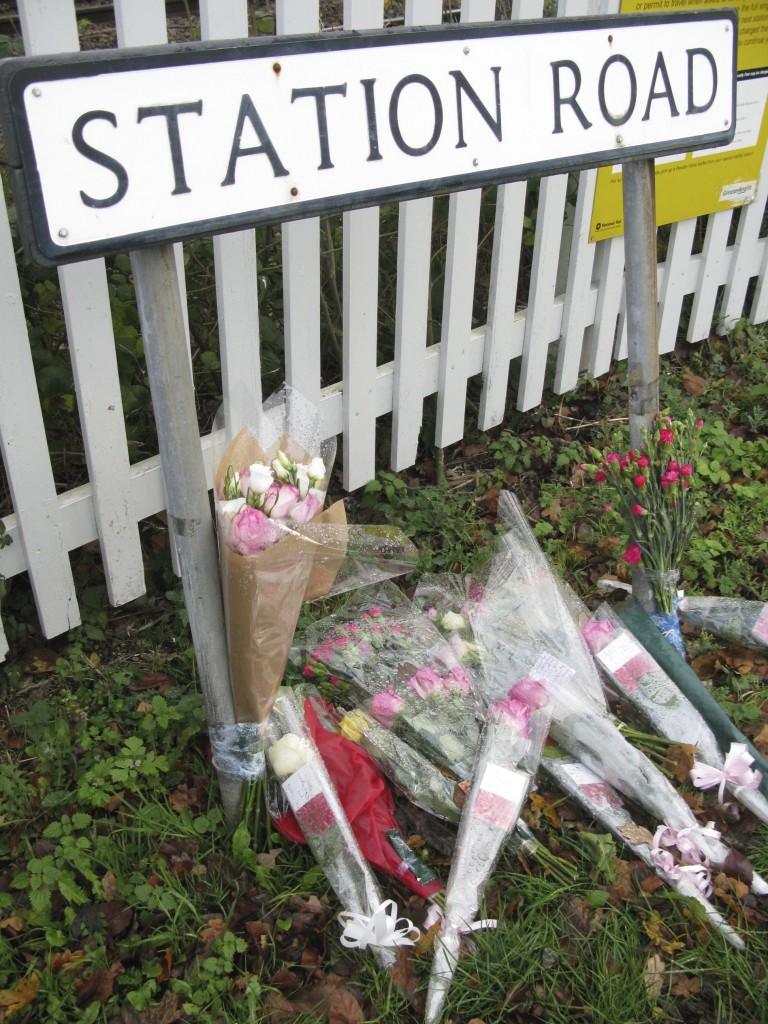 Floral tributes to Olivia Bazlinton and Charlotte Thompson, December 2013 (Photo: © London Intelligence)