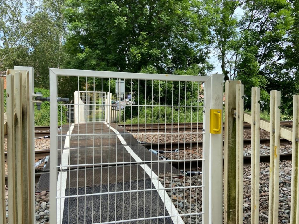 Chestnut Grove footpath level crossing in Nottinghamshire, England. (Photo: Network Rail).